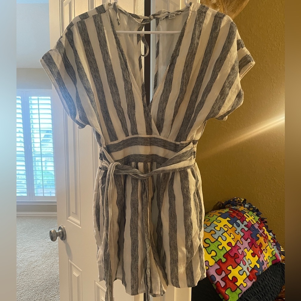 American Eagle romper size small